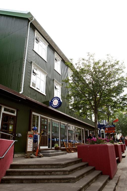 Akureyri Backpackers Hostel Exterior photo